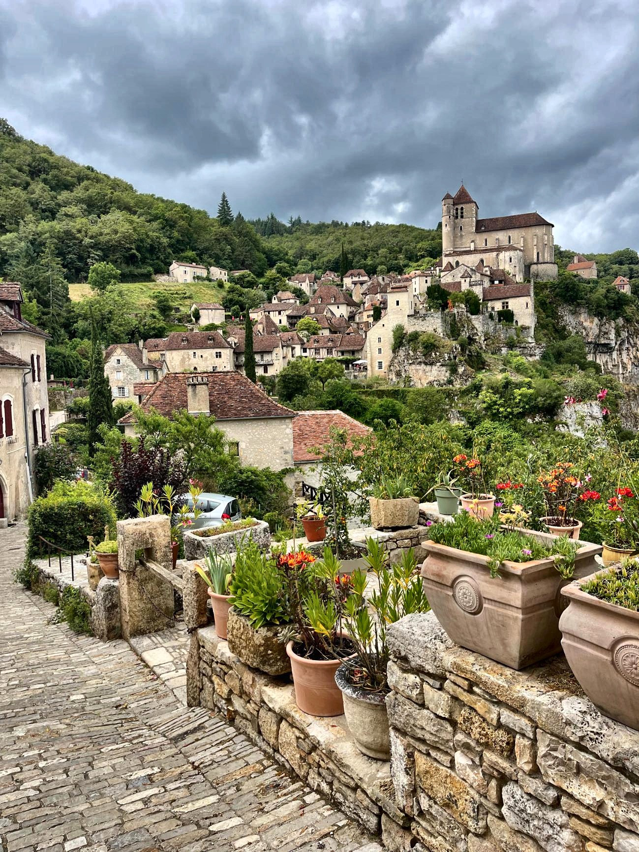 Saint-Cirq-Lapopie, le village sur la falaise, dans le Lot